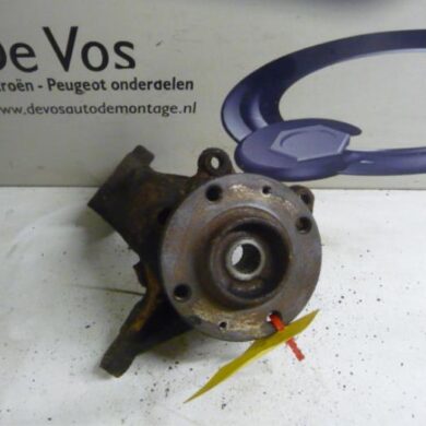 Peugeot 206 1.4 XR,XS,XT,Gentry Fusee rechts-voor 2000 364752-335032