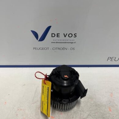 Citroen C3 Aircross 1.2 e-THP PureTech 110 Kachel Ventilatiemotor 2022 9818270880