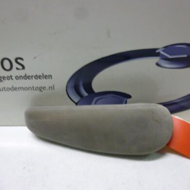 Peugeot 307 1.6 HDiF 16V Armleuning 2006 8830FW