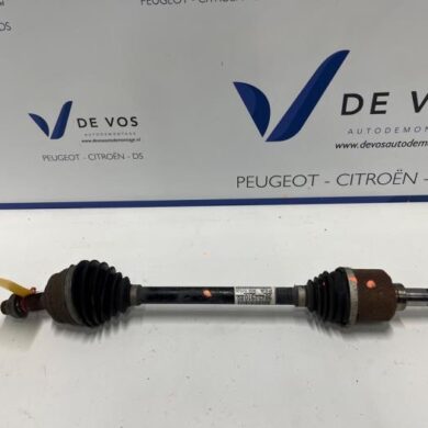 Opel Corsa 1.2 Turbo 12V 100 Aandrijfas links-voor HN05 2020 9825391080-1647577280 20V256