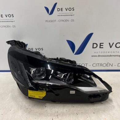 Peugeot 3008  Koplamp rechts 2021 1675812580-1698659080