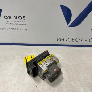 Peugeot 2008 1.2 VTi 12V PureTech 100 ABS pump HNK-HN05 2020 1675812980-9838074380-1680717380