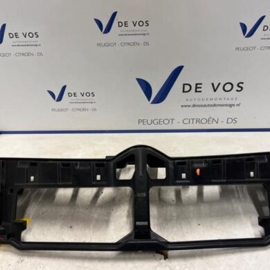 Citroen C4 Picasso 1.5 Blue HDi 130 16V Frontpaneel 2018 9676051880