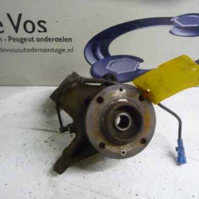 Peugeot 206 1.4 Fusee rechts-voor 2003 364775