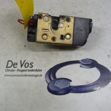 Peugeot 307 2.0 16V Deurslot Mechaniek 4Deurs rechts-achter 2002 9138C0