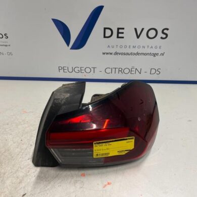 Opel Corsa 1.2 Turbo 12V 100 Achterlicht rechts 2020 9829317880