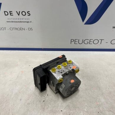 Citroen C4 1.2 PureTech 130 12V ABS Pomp HNS-HN05 2021 9841360680-1682841380-1680422480