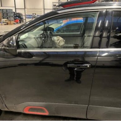 Citroen C5 Aircross 1.2 e-THP PureTech 130 Door 4-door, front left 2020 9825770280