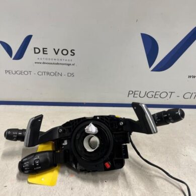 Peugeot 2008 1.2 VTi 12V PureTech 130 Steering column stalk 2024 98552950ZD
