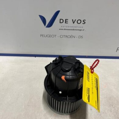 Opel Mokka 1.2 Turbo 12V Heating and ventilation fan motor 2022 9833380480