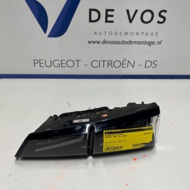 Peugeot 408 1.2 Hybrid 136 Taillight, right 2023 9835300380
