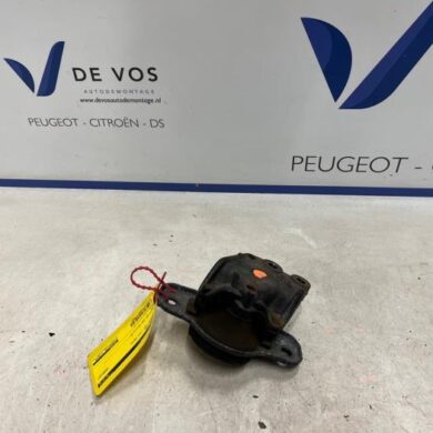 Peugeot 107 1.0 12V Motorsteun CFB 2013 1813J6-1611852680