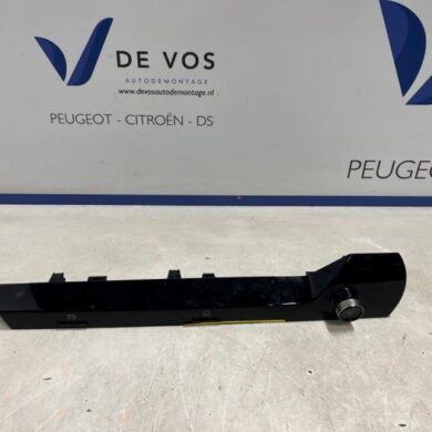 Citroen C4 1.2 PureTech 130 12V Radiobedienings paneel 2021 9834063280