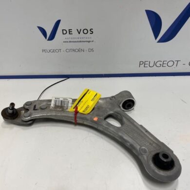 Peugeot 408 1.2 Hybrid 136 Draagarm links-voor 2023 9815014680