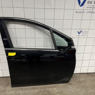 Peugeot 208 1.2 12V e-THP PureTech 110 Front door 4-door, right 2018 9807820680