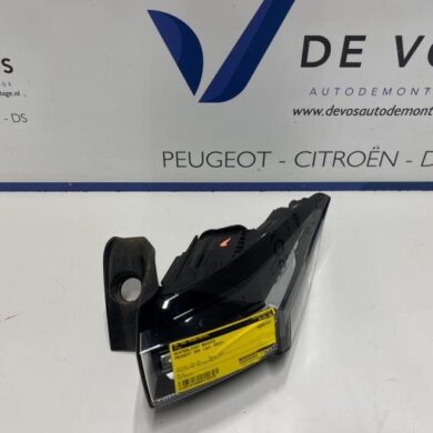 Peugeot 308 e-308 54 kWh Taillight, right 2023 9835299280