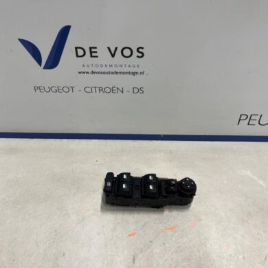 Peugeot 2008 1.2 VTi 12V PureTech 130 Combischakelaar ramen 2024 98421760ZD