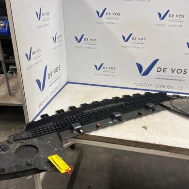 Peugeot 308 1.2 PureTech Hybrid 136 Bash plate 2022 9835411980