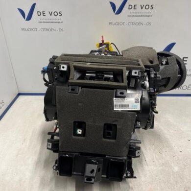 Peugeot 2008 1.2 VTi 12V PureTech 130 Heater housing 2024 9840568380