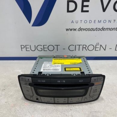 Peugeot 107 1.0 12V Radio CD Speler 2013 6564K6