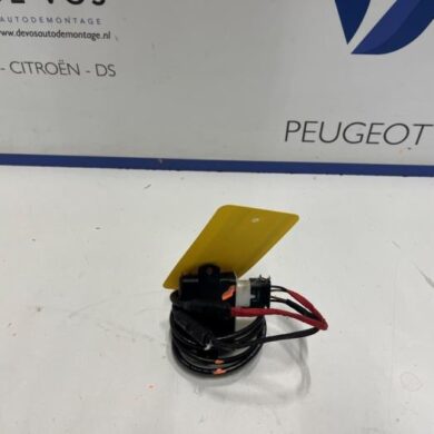 Peugeot 408 1.2 Hybrid 136 Sensor (other) 2023 1682639080