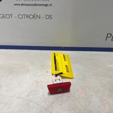 Peugeot 107 1.0 12V Panic lighting switch 2013 6490NG