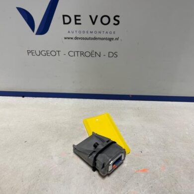 Citroen C3 1.2 Vti 12V PureTech Camera voorzijde 2022 1640245680-9842737880-1692661680