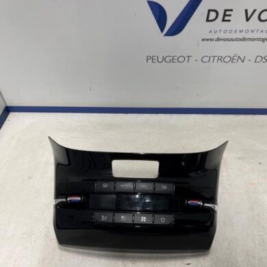 Peugeot 208 1.2 12V e-THP PureTech 110 Heater control panel 2018 96722471XU-9819570680