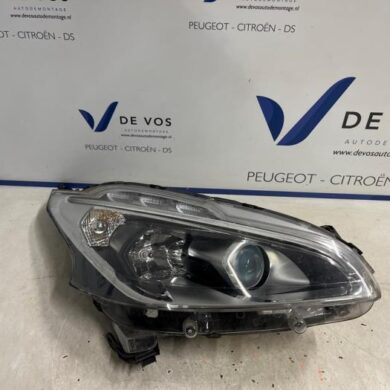 Peugeot 208 1.2 Vti 12V PureTech Koplamp rechts 2019 9822690180-1685353180