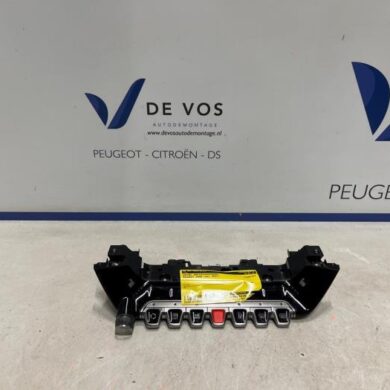 Peugeot 2008 1.2 VTi 12V PureTech 130 Kachel Bedieningspaneel 2021 98404586XU
