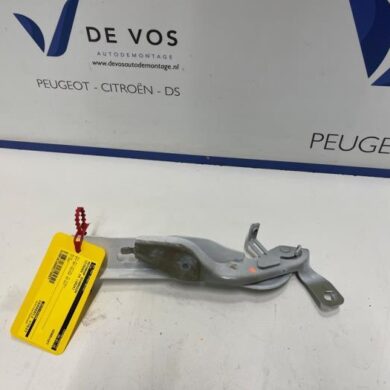 Citroen C4 1.2 Hybrid 136 Bonnet Hinge 2024 9831199380