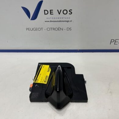 Peugeot 208 1.2 Hybrid 136 Antenne 2025 1698130280-6500460180-6507062780-9872252580