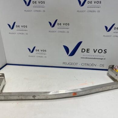 Citroen C4 1.2 Hybrid 136 Front bumper frame 2024 9834693680
