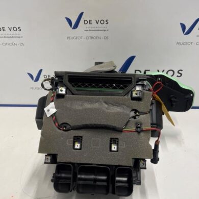 Peugeot 408 1.2 Hybrid 136 Heater housing 2023 9837588380