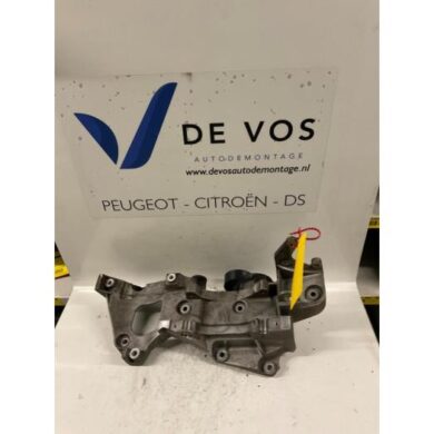 Citroen C-Crosser 2.2 HDiF 16V Dynamosteun boven 4HN 2008 5702N0