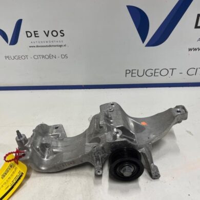 Opel Grandland X 1.6 Turbo 16V Hybrid Dynamosteun boven 5G06 2023 9833032280