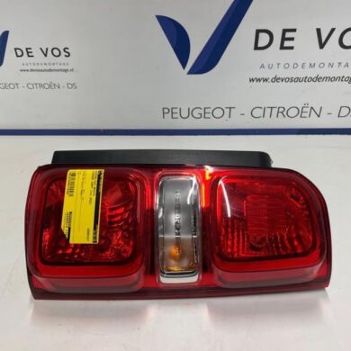 Citroen Jumpy 2.0 Blue HDI 180 Rücklicht rechts 2023 9808243080