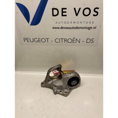 Peugeot 307 2.0 HDi 135 16V FAP Engine mount RHR 2005 1807V6
