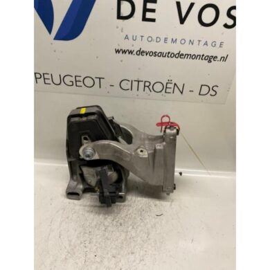 Peugeot 607 2.7 HDi V6 24V Engine mount UHZ 2007 180675