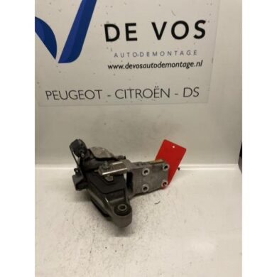 Peugeot 607 2.7 HDi V6 24V Engine mount UHZ 2005 180676