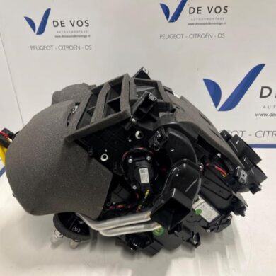 Citroen C4 1.2 Hybrid 136 Heater housing 2024 9840706780
