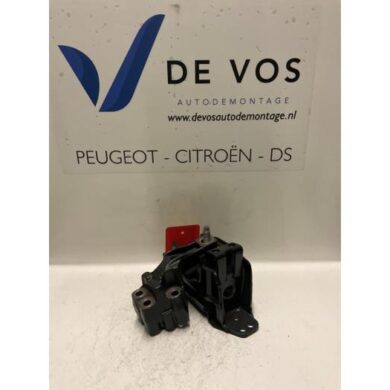 Peugeot 607 2.7 HDi V6 24V Engine mount UHZ 2006