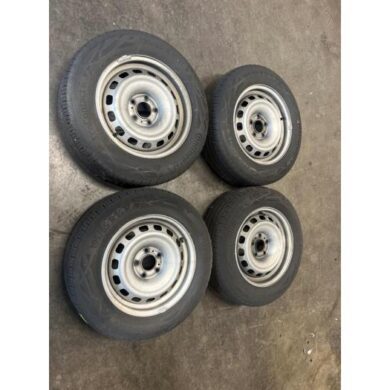 Peugeot Partner  Velgen set + banden 2023