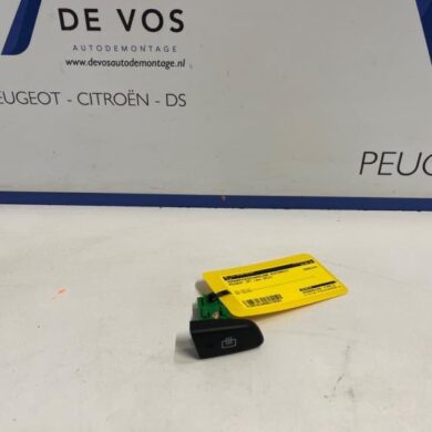 Peugeot 107 1.0 12V Verwarmingsschakelaar Achterruit 2013 654612
