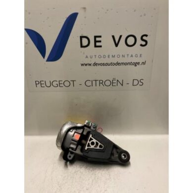 Peugeot 607 2.7 HDi V6 24V Engine mount UHZ 2006 180676