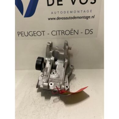 Citroen C8 2.2 HDi 16V Alternator upper bracket 4HW 2003 5706E8