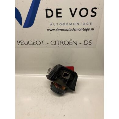 Peugeot 307 1.4 HDi Engine mount 8HZ 2002 1807Q4