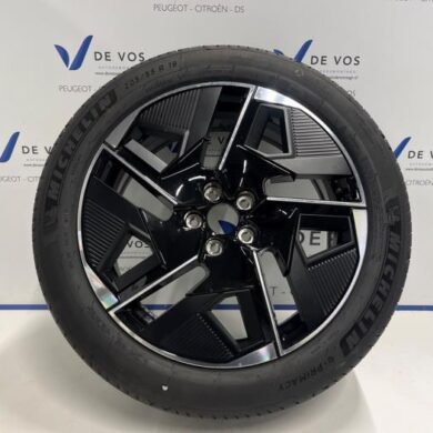 Peugeot 408 1.2 Hybrid 136 Velg + Band 2023 98399456XY-9839945680