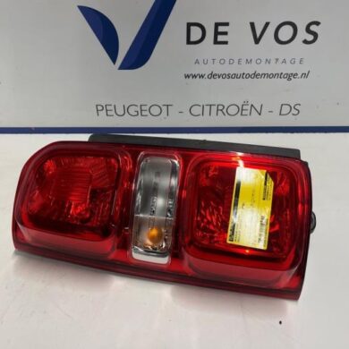 Peugeot Expert 1.5 BlueHDi 100 Taillight, left 2022 9808243180