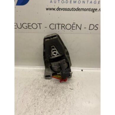 Peugeot 607 2.7 HDi V6 24V Engine mount UHZ 2005 170975